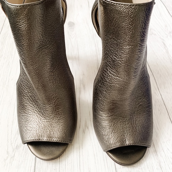 New - Louise et Cie Olivia Cutout Peep Toe Bootie - Picture 3 of 9